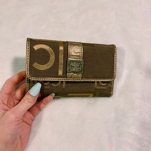 Small brown/gold Liz Claiborne clutch wallet